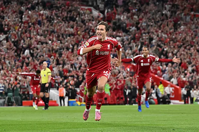 احتفال كييزا لاعب ليفربول أمام بورنموث